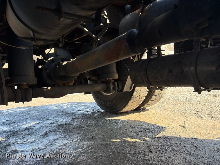 image for item YA2510 2004 Kalmar Ottawa yard truck