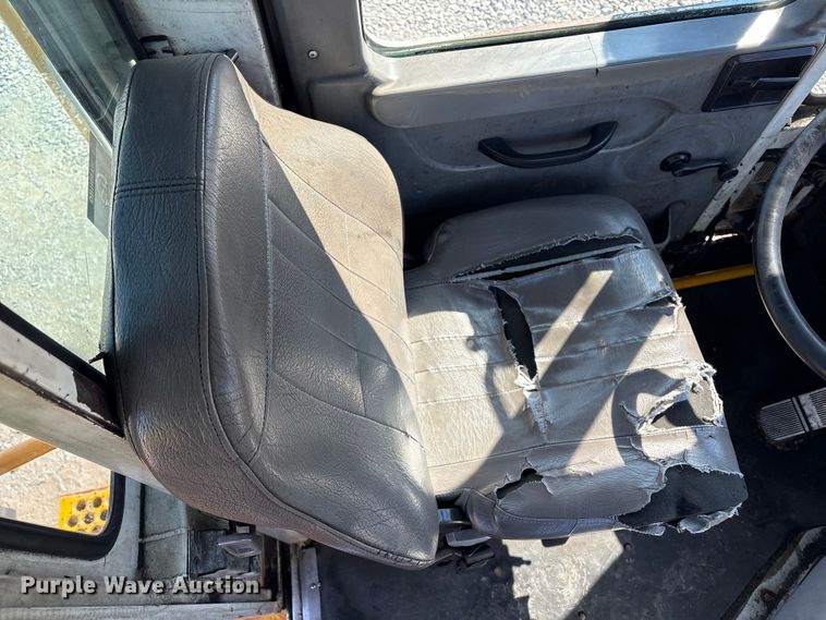 image for item YA2510 2004 Kalmar Ottawa yard truck