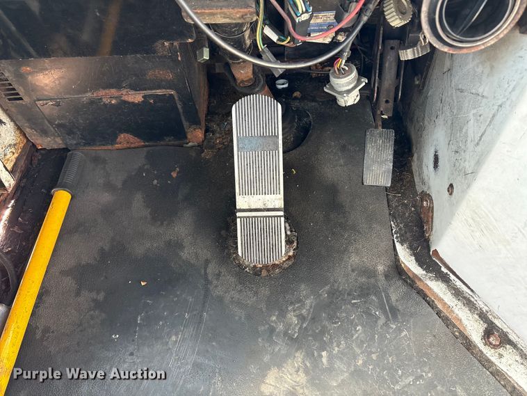 image for item YA2510 2004 Kalmar Ottawa yard truck