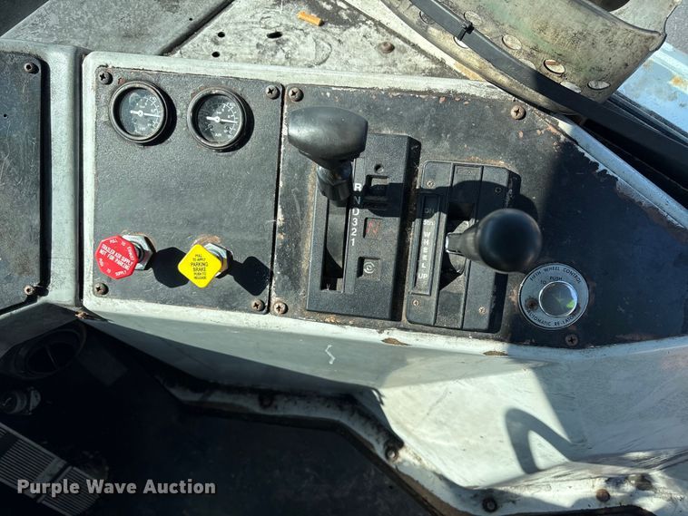 image for item YA2510 2004 Kalmar Ottawa yard truck