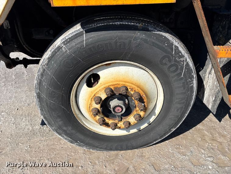 image for item YA2510 2004 Kalmar Ottawa yard truck