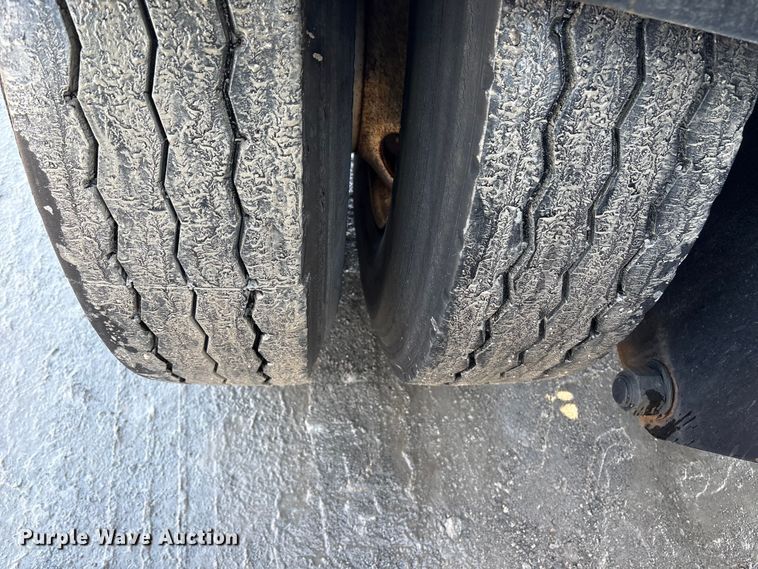 image for item YA2510 2004 Kalmar Ottawa yard truck