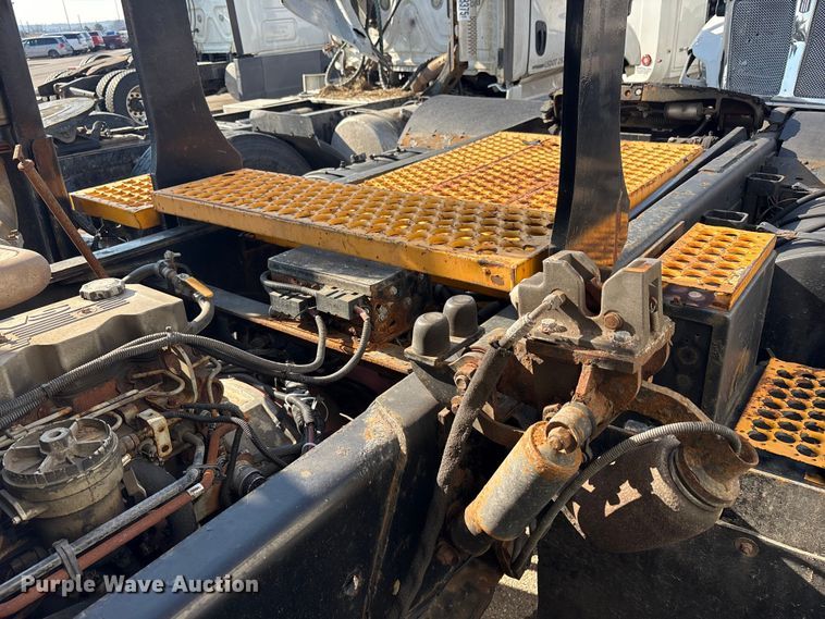 image for item YA2523 2001 Kalmar Ottawa yard truck