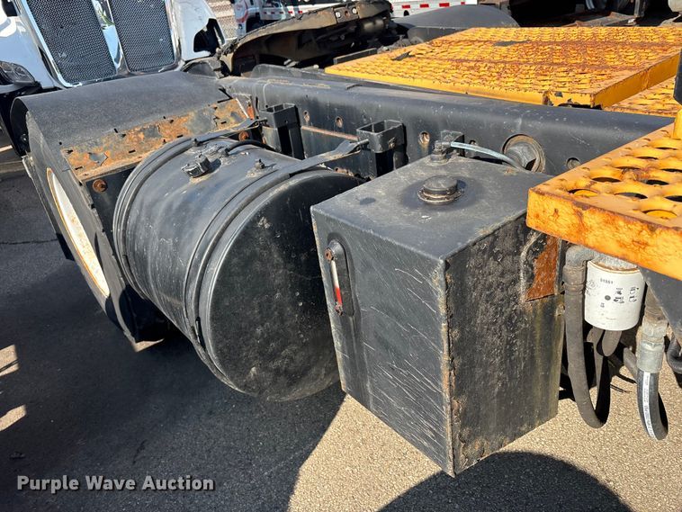 image for item YA2523 2001 Kalmar Ottawa yard truck