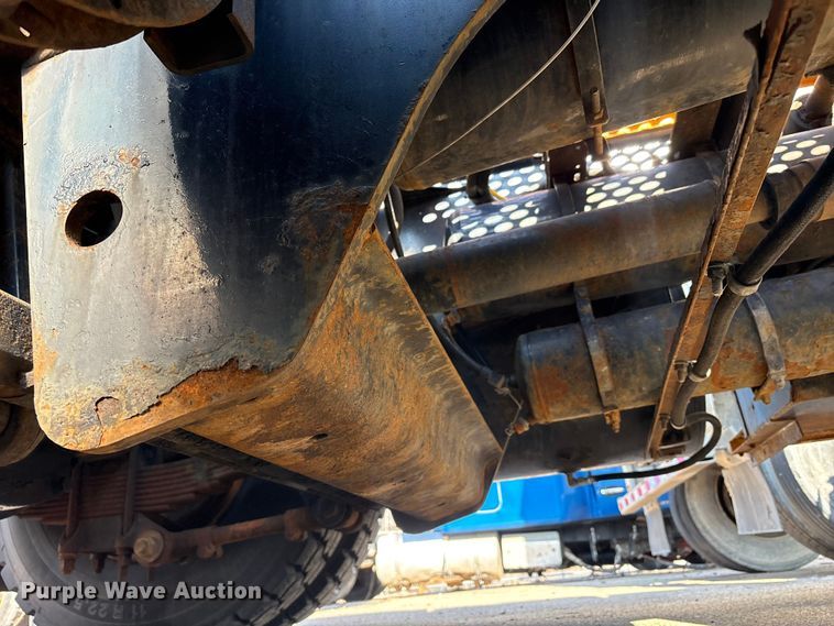 image for item YA2523 2001 Kalmar Ottawa yard truck