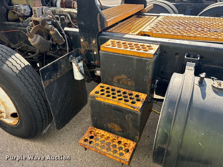 image for item YA2523 2001 Kalmar Ottawa yard truck