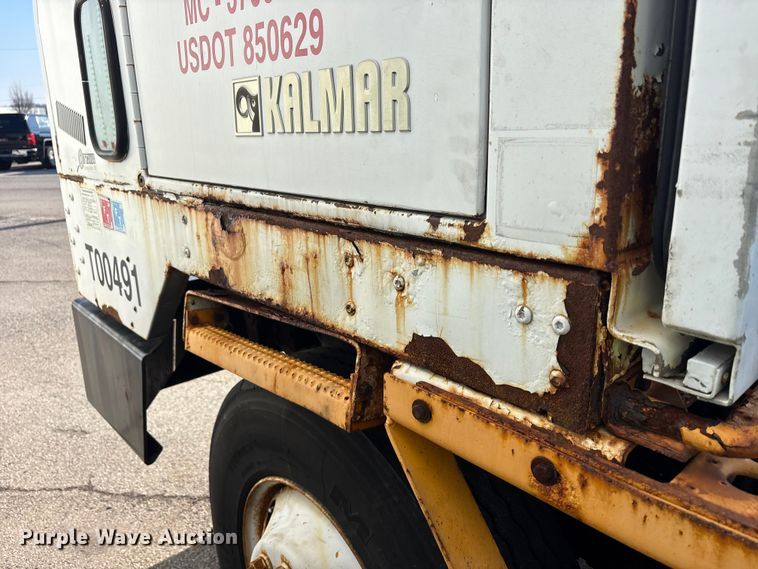 image for item YA2523 2001 Kalmar Ottawa yard truck