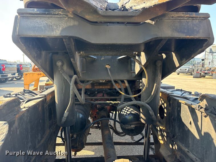 image for item YA2523 2001 Kalmar Ottawa yard truck