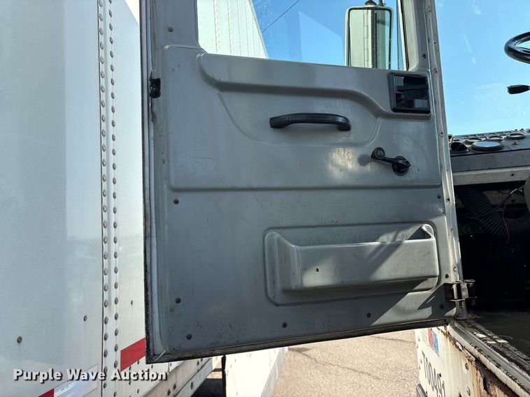 image for item YA2523 2001 Kalmar Ottawa yard truck