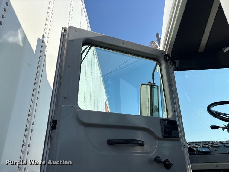 image for item YA2523 2001 Kalmar Ottawa yard truck