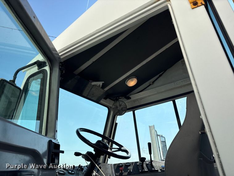 image for item YA2523 2001 Kalmar Ottawa yard truck