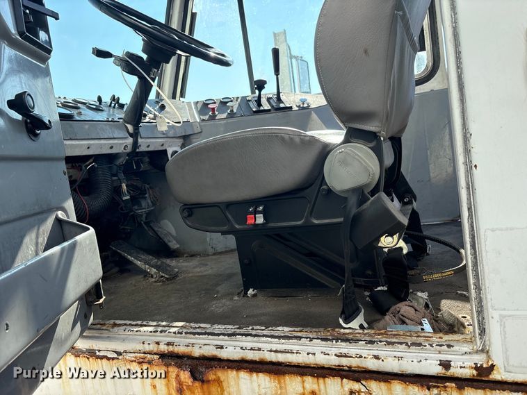 image for item YA2523 2001 Kalmar Ottawa yard truck