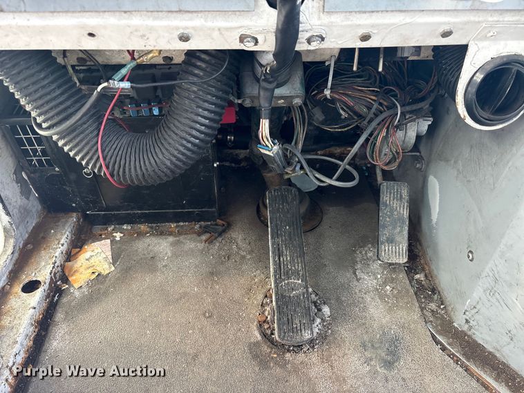 image for item YA2523 2001 Kalmar Ottawa yard truck