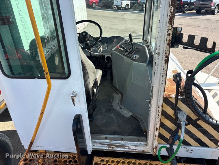 image for item YA2523 2001 Kalmar Ottawa yard truck