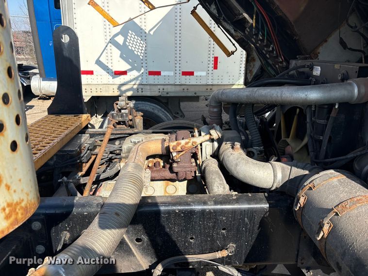 image for item YA2523 2001 Kalmar Ottawa yard truck