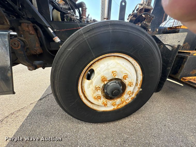 image for item YA2523 2001 Kalmar Ottawa yard truck