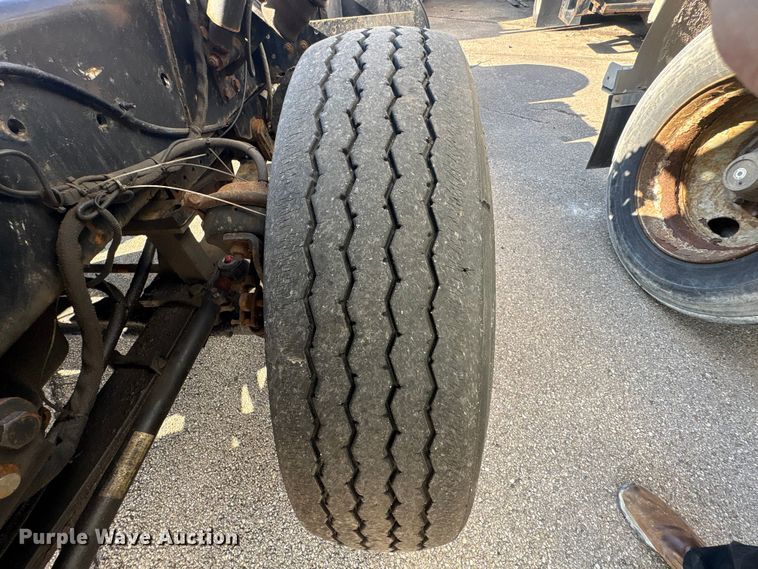 image for item YA2523 2001 Kalmar Ottawa yard truck