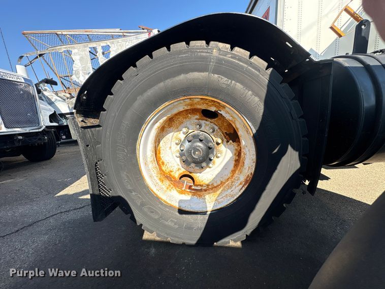 image for item YA2523 2001 Kalmar Ottawa yard truck