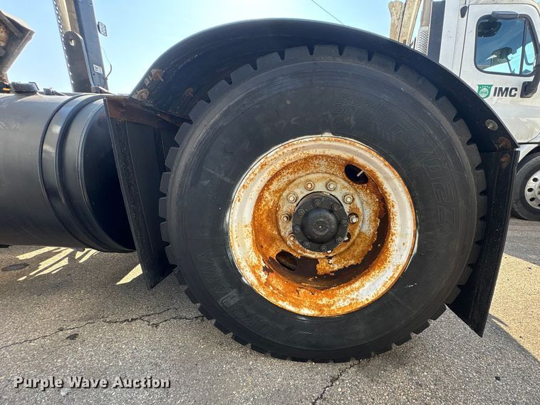 image for item YA2523 2001 Kalmar Ottawa yard truck