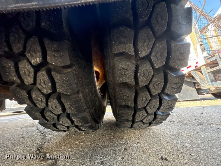 image for item YA2523 2001 Kalmar Ottawa yard truck