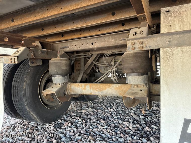 image for item YA2532 2016 Utility refrigerated van trailer