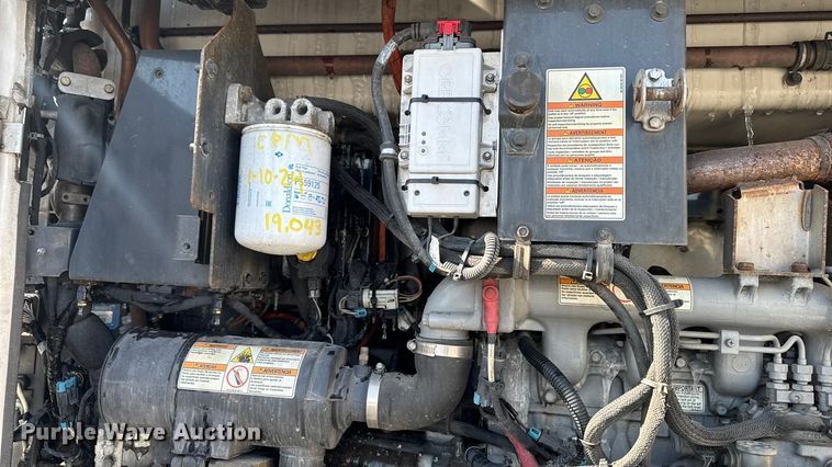 image for item YA2532 2016 Utility refrigerated van trailer