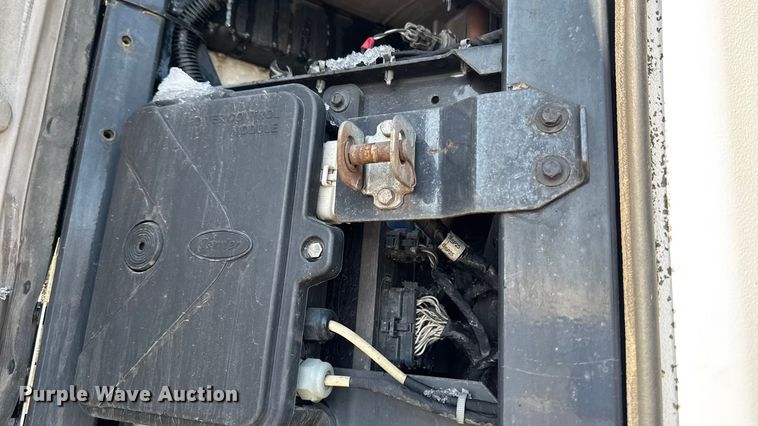 image for item YA2532 2016 Utility refrigerated van trailer