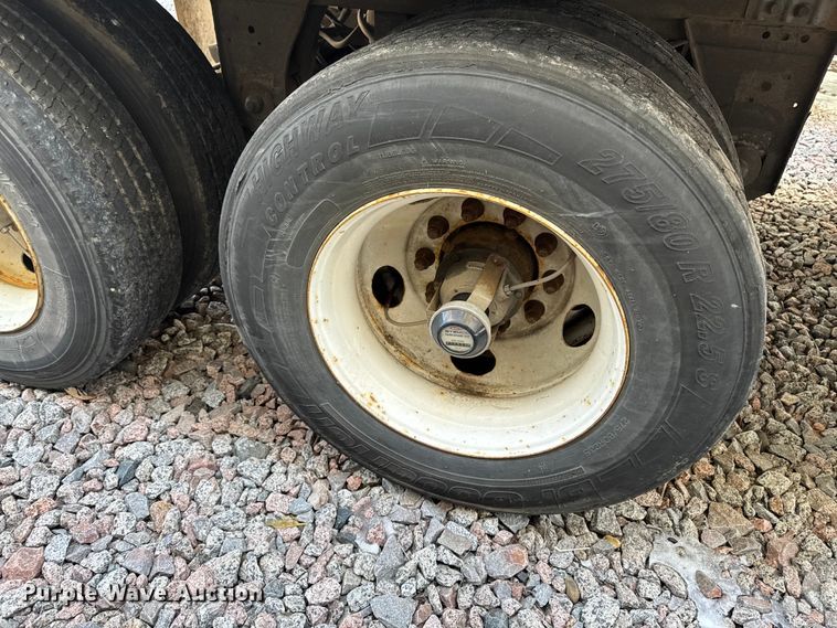 image for item YA2532 2016 Utility refrigerated van trailer