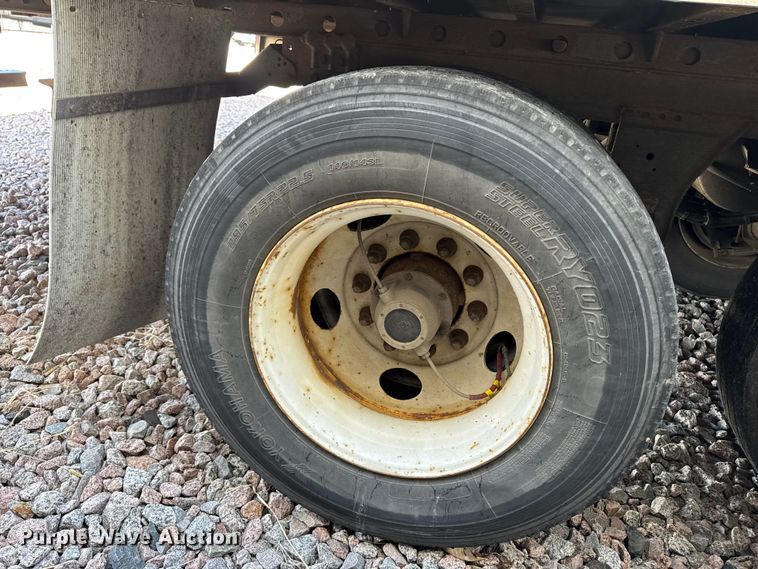 image for item YA2532 2016 Utility refrigerated van trailer