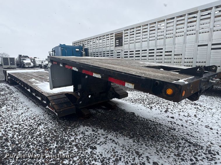 image for item YA2560 2013 X-l Specialized XL 80 MDE extendable lowboy equipment trailer