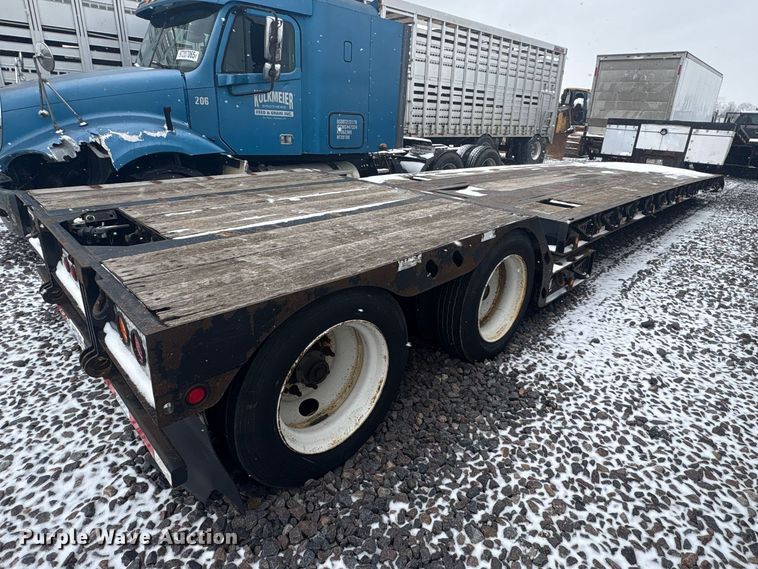 image for item YA2560 2013 X-l Specialized XL 80 MDE extendable lowboy equipment trailer
