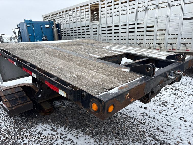 image for item YA2560 2013 X-l Specialized XL 80 MDE extendable lowboy equipment trailer