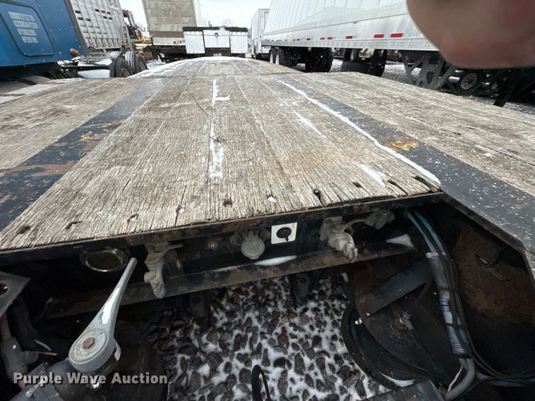 image for item YA2560 2013 X-l Specialized XL 80 MDE extendable lowboy equipment trailer