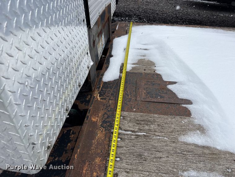 image for item YA2560 2013 X-l Specialized XL 80 MDE extendable lowboy equipment trailer