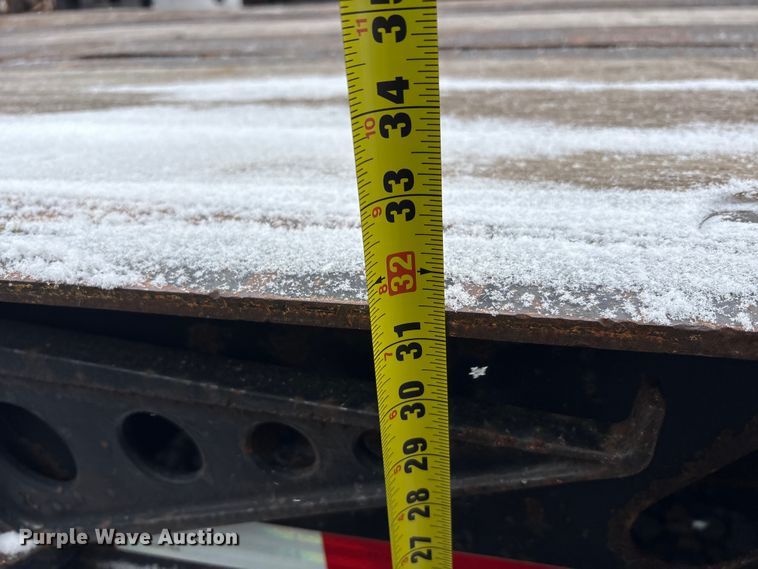 image for item YA2560 2013 X-l Specialized XL 80 MDE extendable lowboy equipment trailer