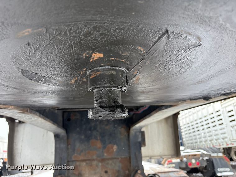 image for item YA2560 2013 X-l Specialized XL 80 MDE extendable lowboy equipment trailer