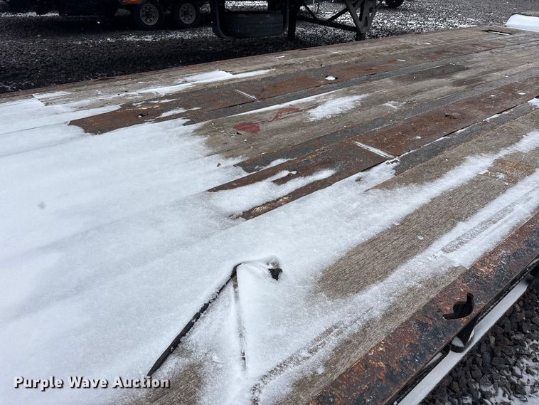 image for item YA2560 2013 X-l Specialized XL 80 MDE extendable lowboy equipment trailer