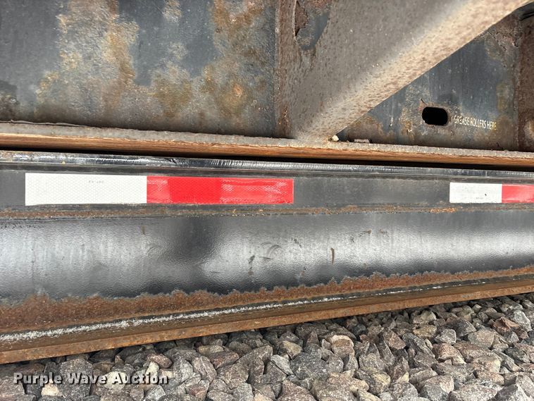 image for item YA2560 2013 X-l Specialized XL 80 MDE extendable lowboy equipment trailer