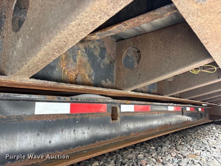 image for item YA2560 2013 X-l Specialized XL 80 MDE extendable lowboy equipment trailer