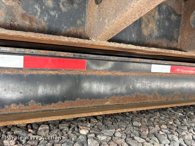 image for item YA2560 2013 X-l Specialized XL 80 MDE extendable lowboy equipment trailer