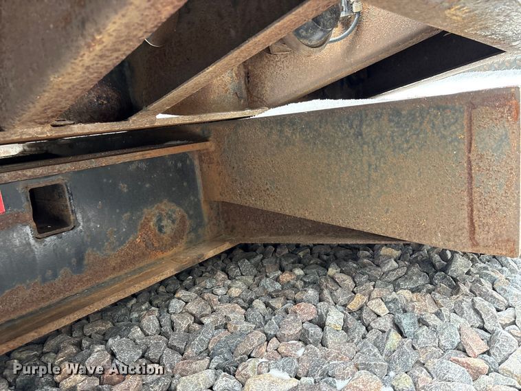 image for item YA2560 2013 X-l Specialized XL 80 MDE extendable lowboy equipment trailer