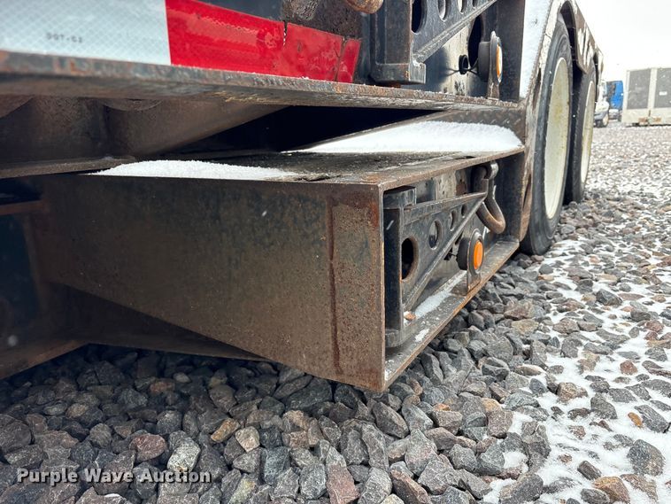 image for item YA2560 2013 X-l Specialized XL 80 MDE extendable lowboy equipment trailer