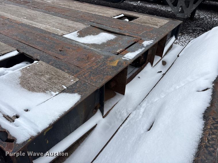 image for item YA2560 2013 X-l Specialized XL 80 MDE extendable lowboy equipment trailer