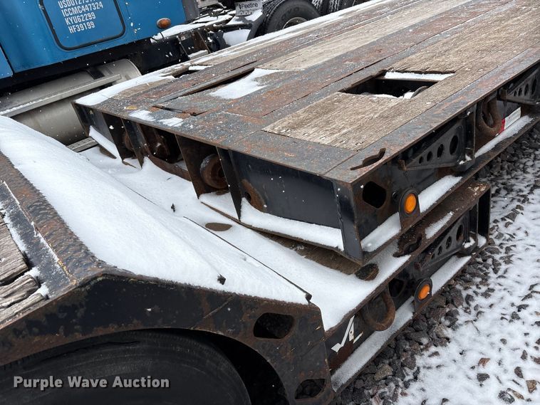 image for item YA2560 2013 X-l Specialized XL 80 MDE extendable lowboy equipment trailer