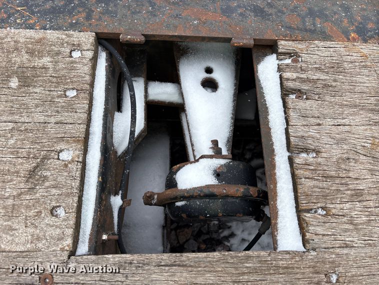 image for item YA2560 2013 X-l Specialized XL 80 MDE extendable lowboy equipment trailer