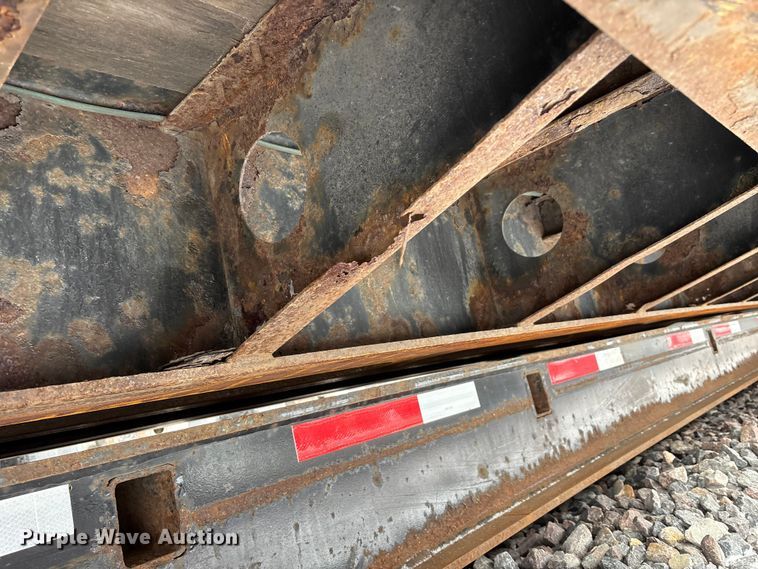 image for item YA2560 2013 X-l Specialized XL 80 MDE extendable lowboy equipment trailer