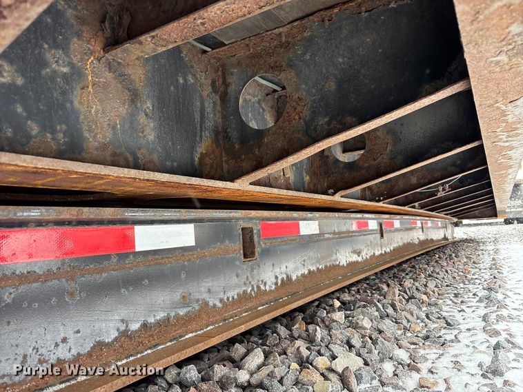 image for item YA2560 2013 X-l Specialized XL 80 MDE extendable lowboy equipment trailer