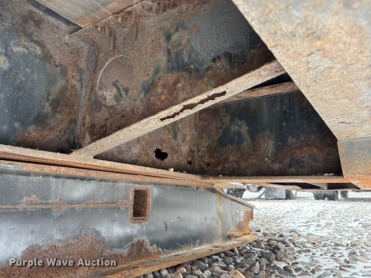 image for item YA2560 2013 X-l Specialized XL 80 MDE extendable lowboy equipment trailer