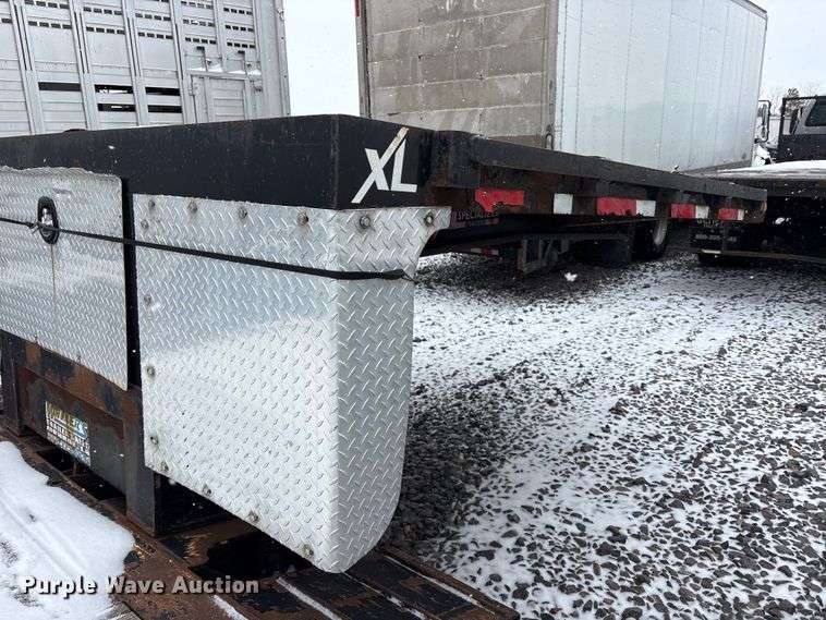 image for item YA2560 2013 X-l Specialized XL 80 MDE extendable lowboy equipment trailer