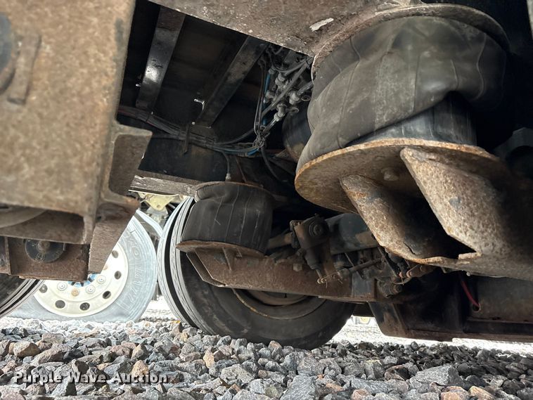 image for item YA2560 2013 X-l Specialized XL 80 MDE extendable lowboy equipment trailer